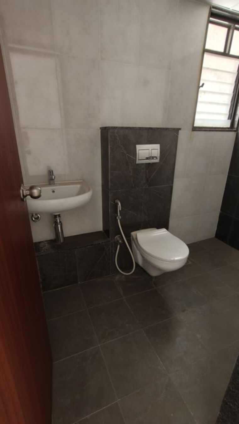 Bathroom, shapoorji-pallonji-joyville-hadapsar-annexe 2 Bedroom 726 Sq.Ft. Apartment In Hadapsar Pune 10668576