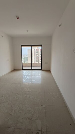 Room in 2 BHK Apartment at Shapoorji Pallonji Joyville Hadapsar Annexe, Hadapsar – for Sale