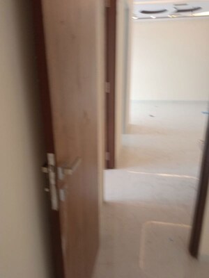 Room in 2 BHK Apartment at Big Splash, Vashi Sector 17 – for Rent