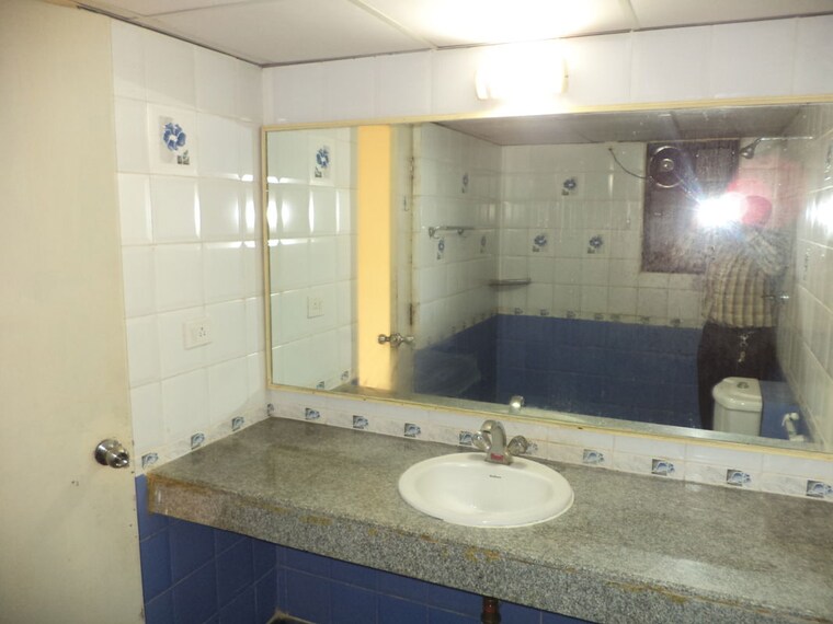 Bathroom, sjr-redwoods 3 Bedroom 1869 Sq.Ft. Apartment In Sarjapur Road Bangalore 10668134