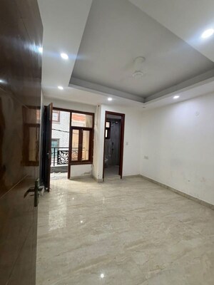 Room in 3 BHK Builder Floor at Chattarpur – for Rent