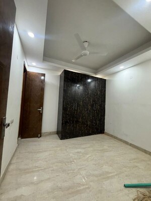 Room in 3 BHK Builder Floor at Chattarpur – for Rent
