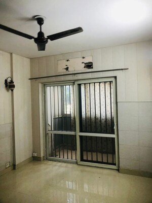 Building Lobby in 2 BHK Apartment at BPTP Park Grandeura, Sector 82 – for Rent