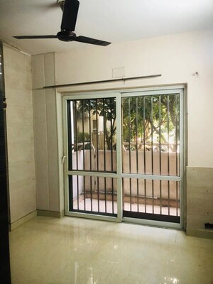 Room in 2 BHK Apartment at BPTP Park Grandeura, Sector 82 – for Rent