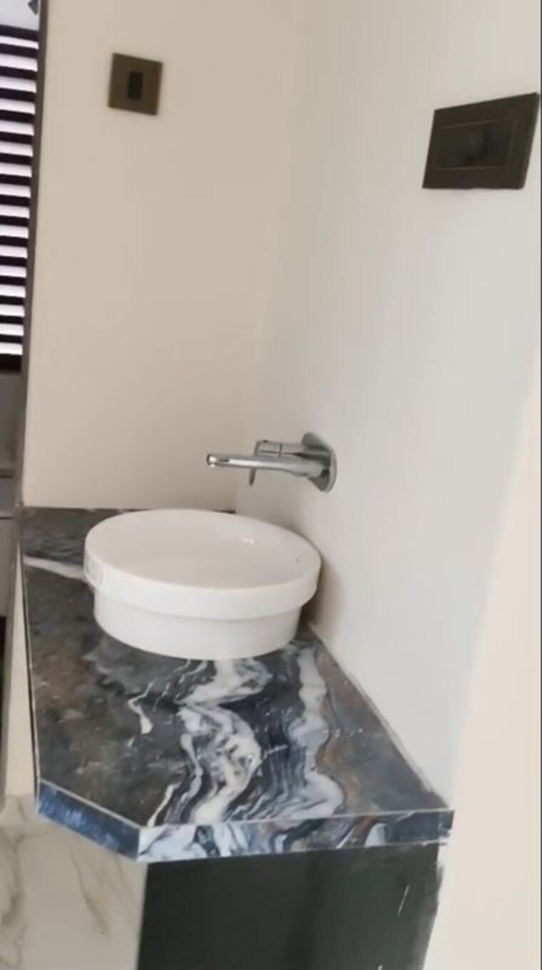Bathroom, big-splash 2 Bedroom 1059 Sq.Ft. Apartment In Vashi Sector 17 Navi Mumbai 10668639