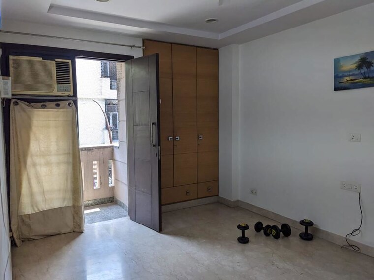 Room, kalkaji 3 Bedroom 900 Sq.Ft. Builder Floor In Kalkaji Delhi 10668629