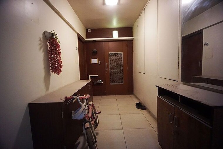  Parking, mainland-valencia 3 Bedroom 1100 Sq.Ft. Apartment In Wagholi Pune 10668651
