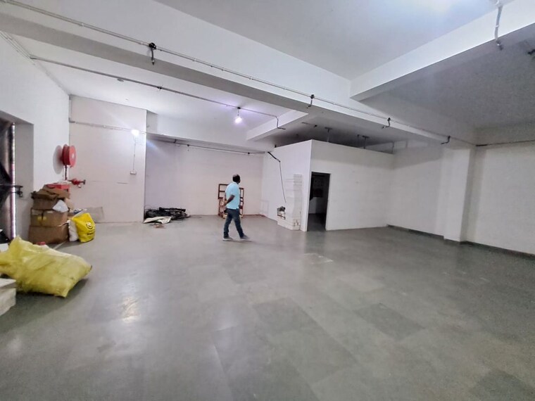  Parking, sector 63 Commercial Office Space 2500 Sq.Ft. In Sector 63 Noida 10668617