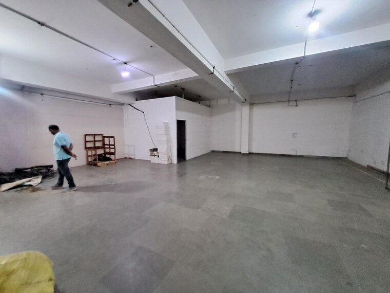  Parking, sector 63 Commercial Office Space 2500 Sq.Ft. In Sector 63 Noida 10668617