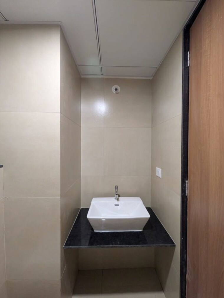 Bathroom, vilas-javdekar-indilife Studio 230 Sq.Ft. Apartment In Wakad Pune 10668664
