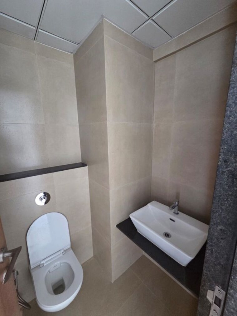 Bathroom, vilas-javdekar-indilife Studio 230 Sq.Ft. Apartment In Wakad Pune 10668664
