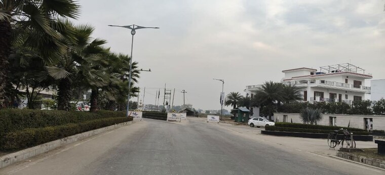 Exterior View, dlf-central-square  350 Sq.Yd. Plot In North Mullanpur Chandigarh 10666361