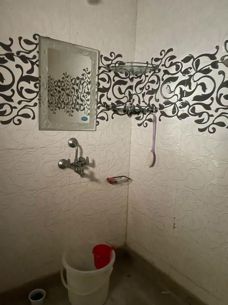 Bathroom, saket 3 Bedroom 1350 Sq.Ft. Apartment In Saket Delhi 10668686