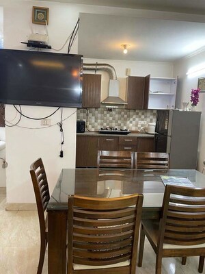 Staircase in 3 BHK Apartment at Saket – for Rent