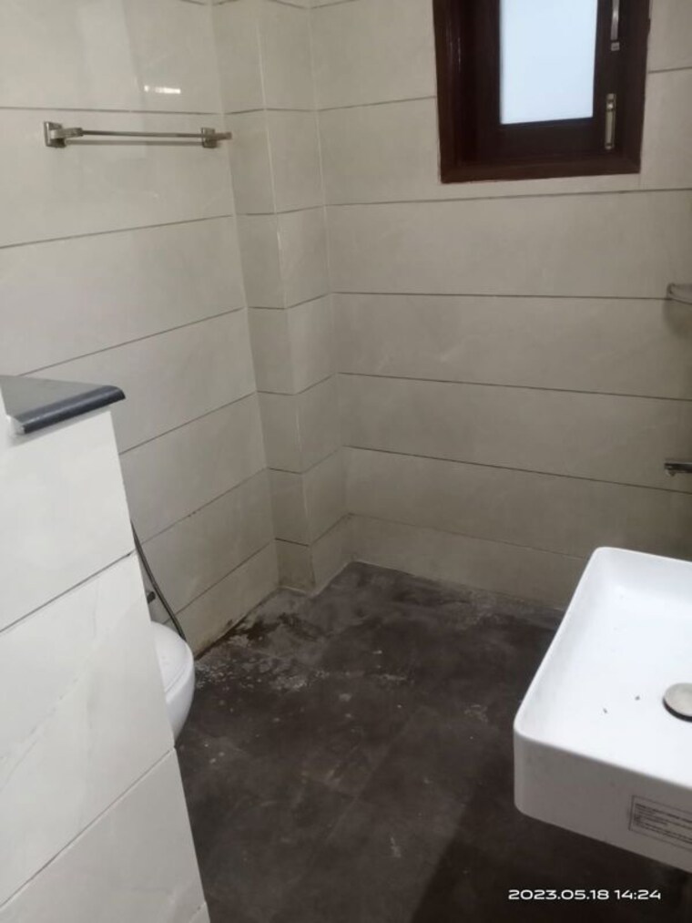 Bathroom, vasant kunj 4 Bedroom 2200 Sq.Ft. Apartment In Vasant Kunj Delhi 10668698