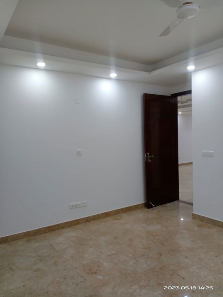 Room, vasant kunj 4 Bedroom 2200 Sq.Ft. Apartment In Vasant Kunj Delhi 10668698