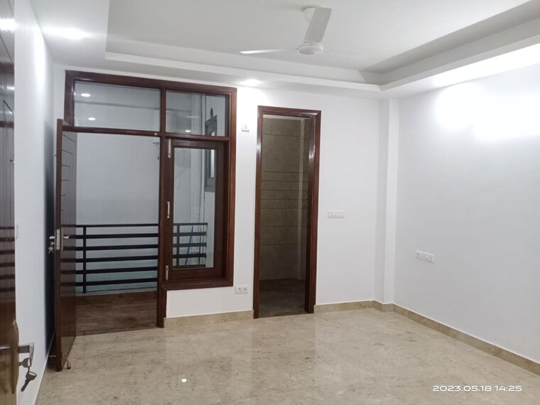 Room, vasant kunj 4 Bedroom 2200 Sq.Ft. Apartment In Vasant Kunj Delhi 10668698