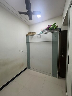 Room in 1 BHK Apartment at Big Splash, Vashi Sector 17 – for Sale
