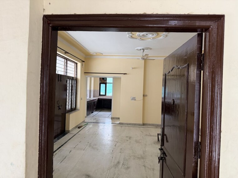 Room, sector 15 ii 2 Bedroom 2000 Sq.Ft. Builder Floor In Sector 15 ii Gurgaon 10668628