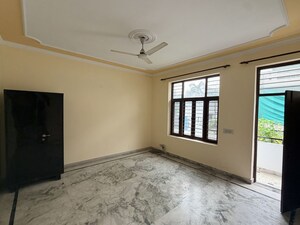 Room in 2 BHK Builder Floor at Sector 15 ii – for Rent
