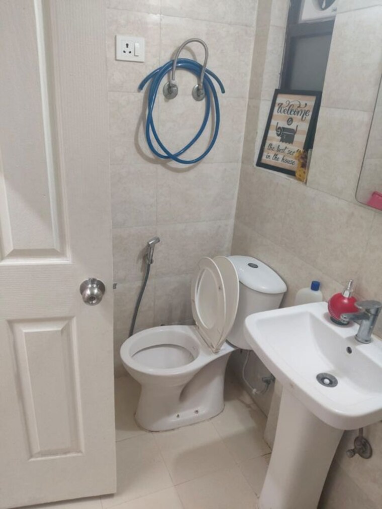 Bathroom, gaur-saundaryam 3.5 Bedroom 1950 Sq.Ft. Apartment In Tech Zone 4 Greater Noida Greater Noida 10668718