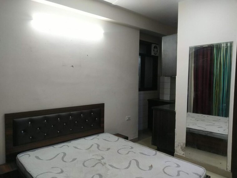 Bedroom, mohit-house 1 RK 380 Sq.Ft. Builder Floor In Sushant Lok I Gurgaon 10668743