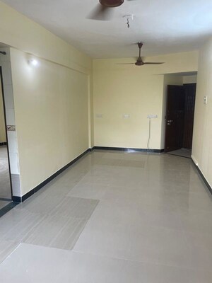 Room in 2 BHK Apartment at Big Splash, Vashi Sector 17 – for Rent