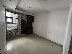 Room in 2 BHK Apartment at MP Metro Towers, Dhakoli – for Rent