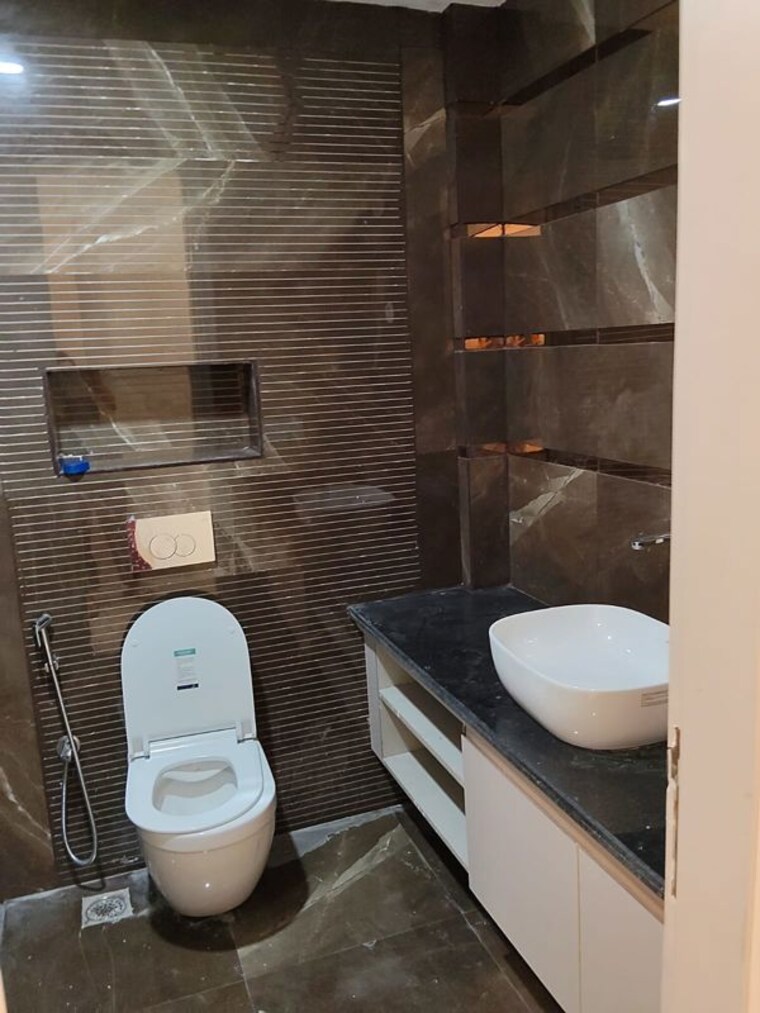 Bathroom, hero-homes-gurgaon 3 Bedroom 1689 Sq.Ft. Apartment In Sector 104 Gurgaon 10668766