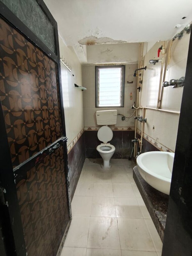 Bathroom, evershine-woods 3 Bedroom 1310 Sq.Ft. Apartment In Mira Road Thane 10668717