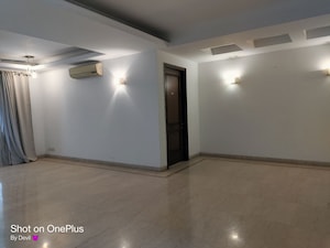 Room in 6 BHK Villa at Ansal Sushant Lok I, Sector 43 – for Rent