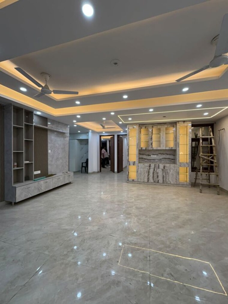  Parking, saket 4 Bedroom 2000 Sq.Ft. Apartment In Saket Delhi 10668777