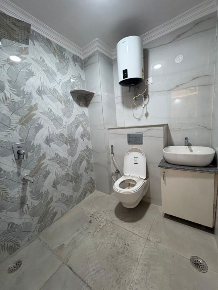 Bathroom, saket 4 Bedroom 2000 Sq.Ft. Apartment In Saket Delhi 10668777