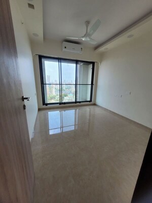 Room in 2 BHK Apartment at Dosti Eastern Bay Phase 3, Wadala – for Sale