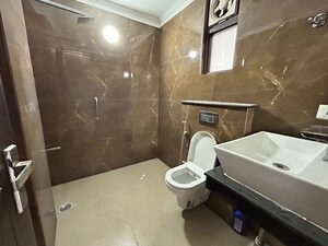 Team Area in 4 BHK Apartment at Saket – for Rent