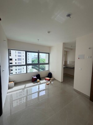 Room in 3 BHK Apartment at Piramal Vaikunth A Class Homes Series 2, Balkum Pada – for Rent