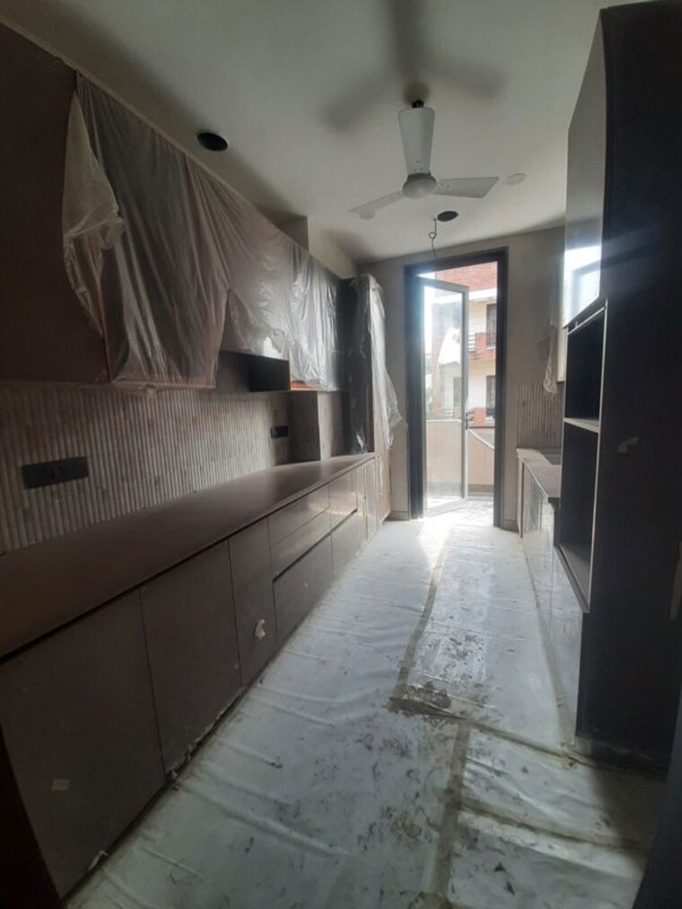 Kitchen, paschim vihar 3 Bedroom 200 Sq.Yd. Builder Floor In Paschim Vihar Delhi 10668796