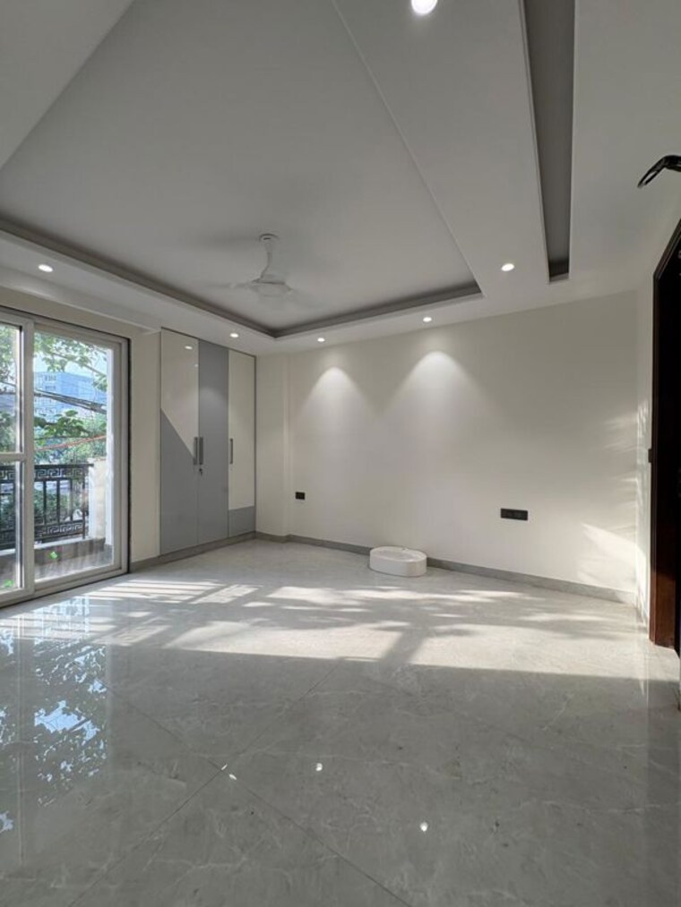 Room, saket 4 Bedroom 2000 Sq.Ft. Apartment In Saket Delhi 10668810