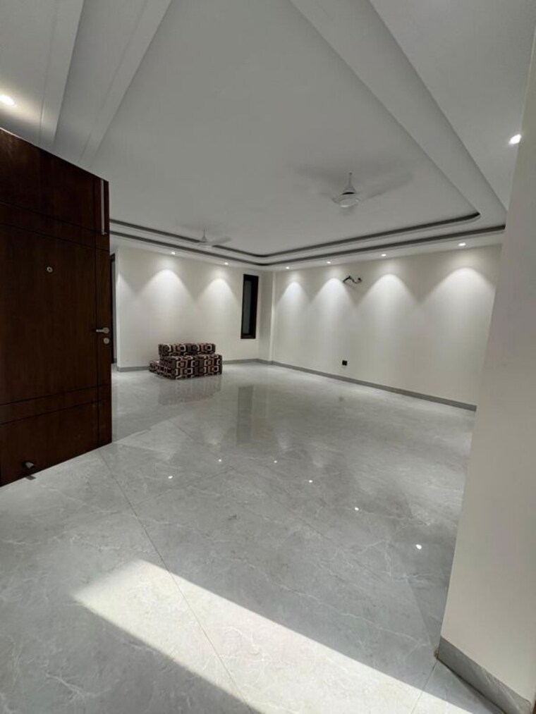 Room, saket 4 Bedroom 2000 Sq.Ft. Apartment In Saket Delhi 10668810