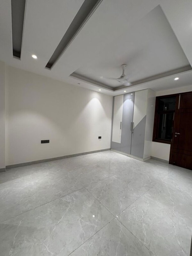 Room, saket 4 Bedroom 2000 Sq.Ft. Apartment In Saket Delhi 10668810