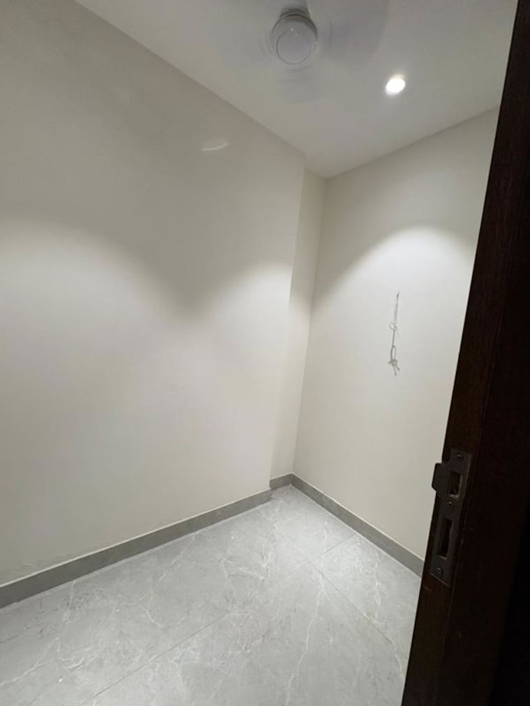Room, saket 4 Bedroom 2000 Sq.Ft. Apartment In Saket Delhi 10668810
