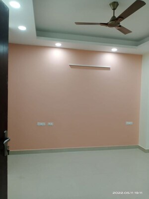 Room in 3 BHK Apartment at Vasant Kunj – for Rent