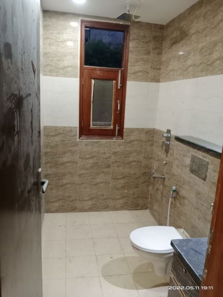 Bathroom, vasant kunj 3 Bedroom 1350 Sq.Ft. Apartment In Vasant Kunj Delhi 10668814