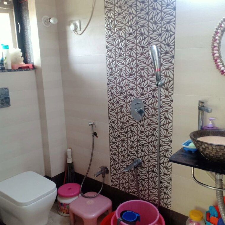 Bathroom, big-splash 4 Bedroom 2000 Sq.Ft. Apartment In Vashi Sector 17 Navi Mumbai 10668812