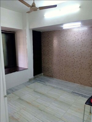 Room in 4 BHK Apartment at Big Splash, Vashi Sector 17 – for Sale