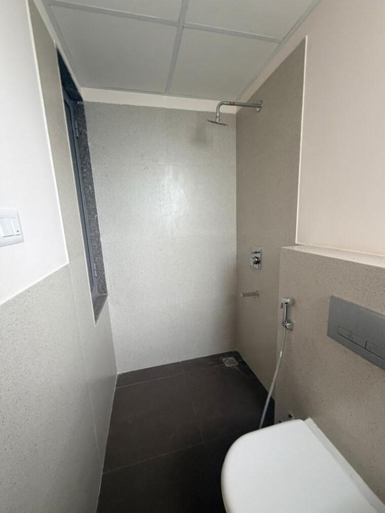 Bathroom, piramal-vaikunth-a-class-homes-series-2 2.5 Bedroom 1150 Sq.Ft. Apartment In Balkum Pada Thane 10668825