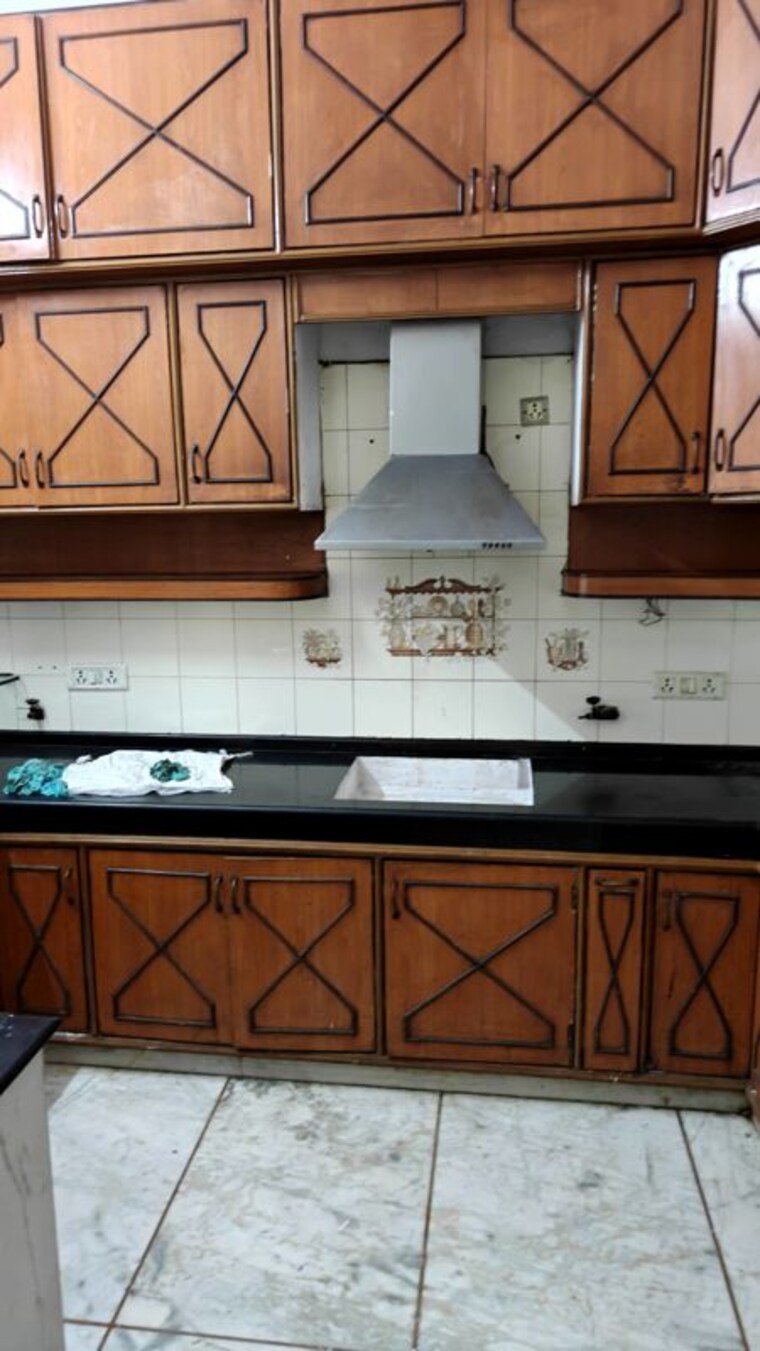 Kitchen, state bank colony 3 Bedroom 1800 Sq.Ft. Builder Floor In State Bank Colony Delhi 10668801
