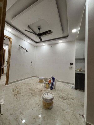 Parking in 3 BHK Builder Floor at Govindpuri – for Sale