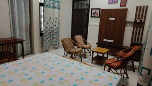 Room in  Pg at Viraj Khand – for Rent