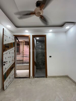 Building Lobby in 3 BHK Builder Floor at Govindpuri – for Sale